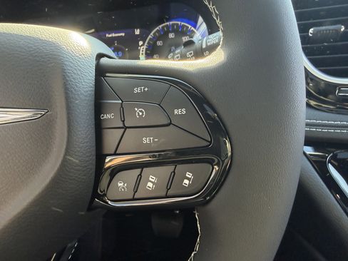 New 2026 Chrysler Pacifica Limited w/ S Appearance Package image 34