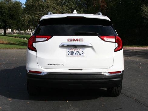 Used 2023 GMC Terrain SLT image 6