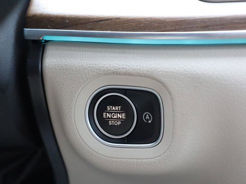 Used 2020 Mercedes-Benz GLE 350 w/ Premium Package image 38