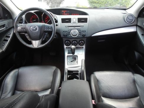 Used 2011 MAZDA MAZDA3 s Grand Touring w/ Tech Pkg FWD image 2