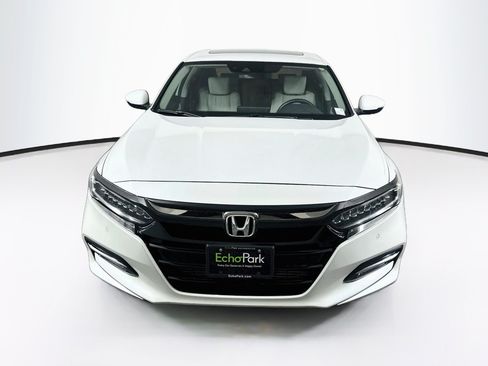 Used 2019 Honda Accord Touring image 2
