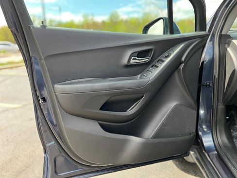 Used 2019 Chevrolet Trax LS w/ LPO, Protection Package FWD image 13