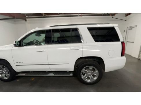 Used 2019 Chevrolet Tahoe LT w/ LT Signature Package image 6
