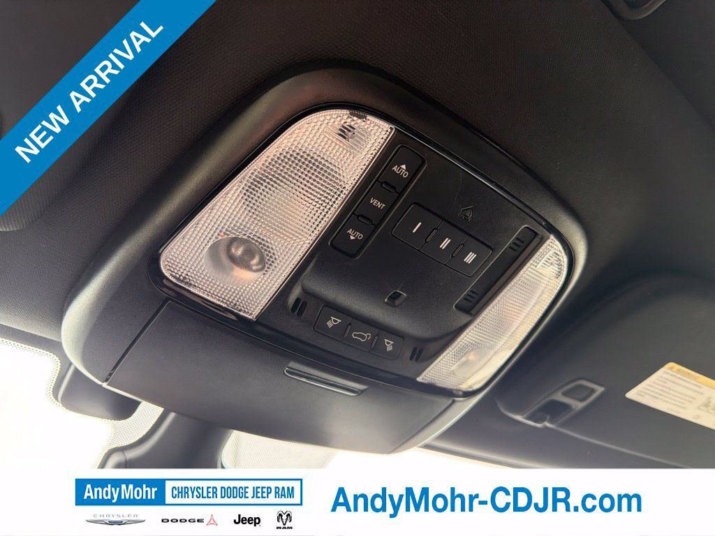 Used 2024 Dodge Durango GT AWD/4WD image 38
