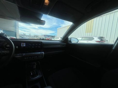 Used 2025 Hyundai Kona SEL FWD image 35