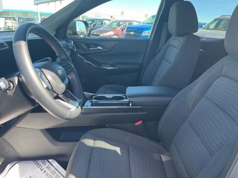 Used 2025 Chevrolet Equinox LT image 9