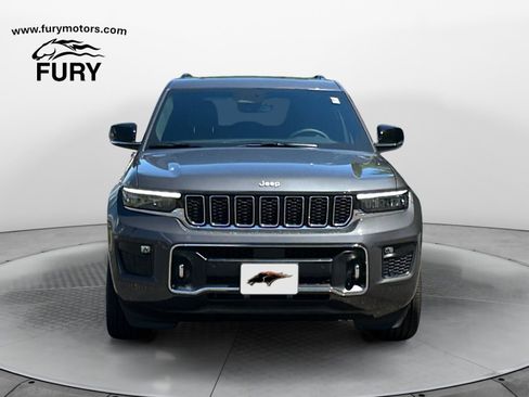 Used 2025 Jeep Grand Cherokee Overland w/ Trailer Tow Package AWD/4WD image 8