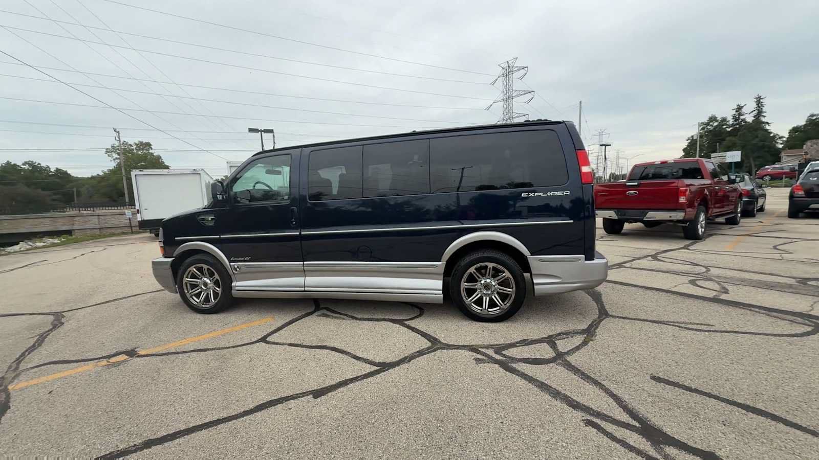 Used 2015 Chevrolet Express 2500 RWD image 5