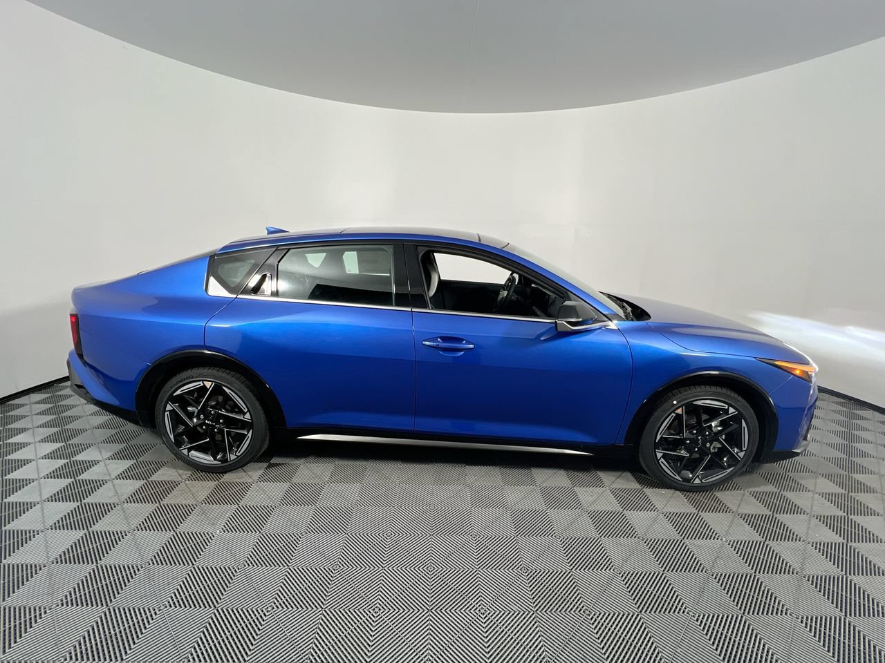 New 2026 Kia K4 GT-Line FWD image 2
