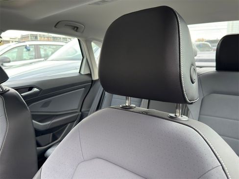 New 2026 Volkswagen Jetta SE image 11