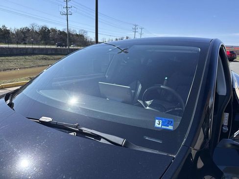 Used 2021 Tesla Model Y Long Range image 10