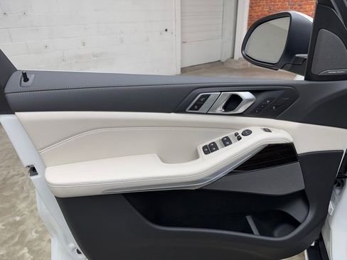 Used 2026 BMW X5 xDrive40i image 10