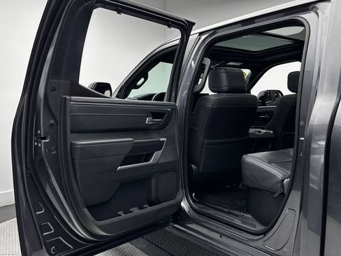 Used 2025 Toyota Tundra Platinum AWD/4WD image 30