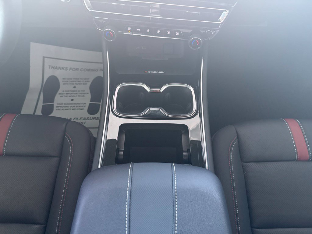 Used 2026 Chevrolet Traverse RS w/ LPO, Floor Liner Package FWD image 23