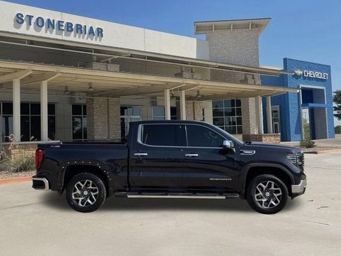 Used 2023 GMC Sierra 1500 SLT AWD/4WD image 4