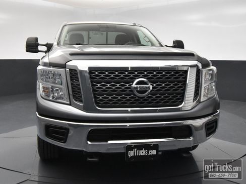 Used 2017 Nissan Titan SV AWD/4WD image 42