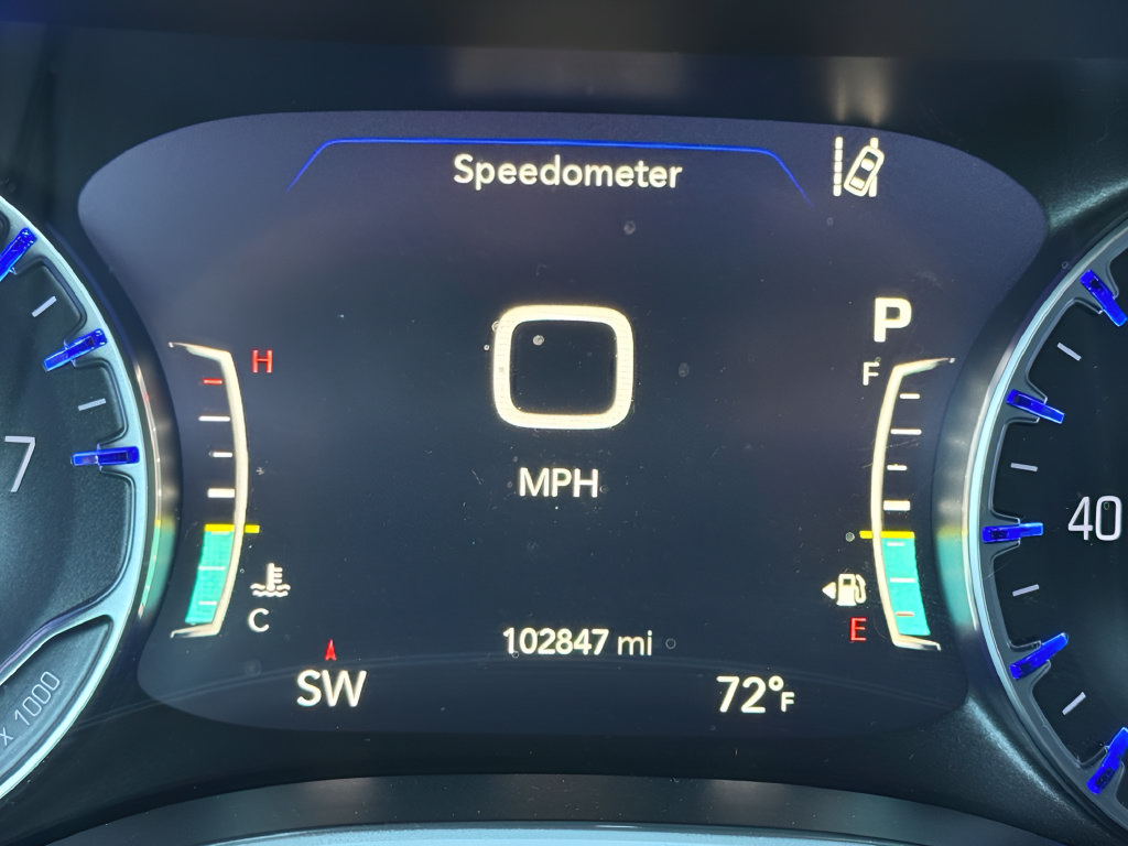 Used 2025 Chrysler Pacifica Select FWD image 14