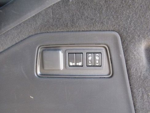 Used 2023 Cadillac Escalade Premium Luxury image 38