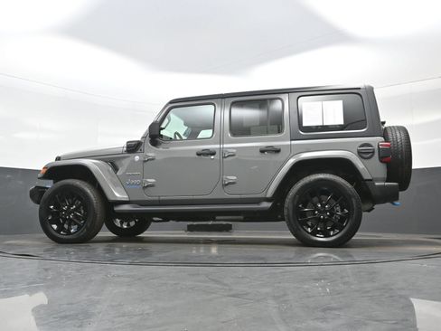 Used 2023 Jeep Wrangler Unlimited Sahara w/ Cold Weather Group AWD/4WD image 28