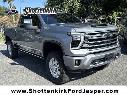 Used 2024 Chevrolet Silverado 2500 High Country w/ High Country Premium Package AWD/4WD image 1