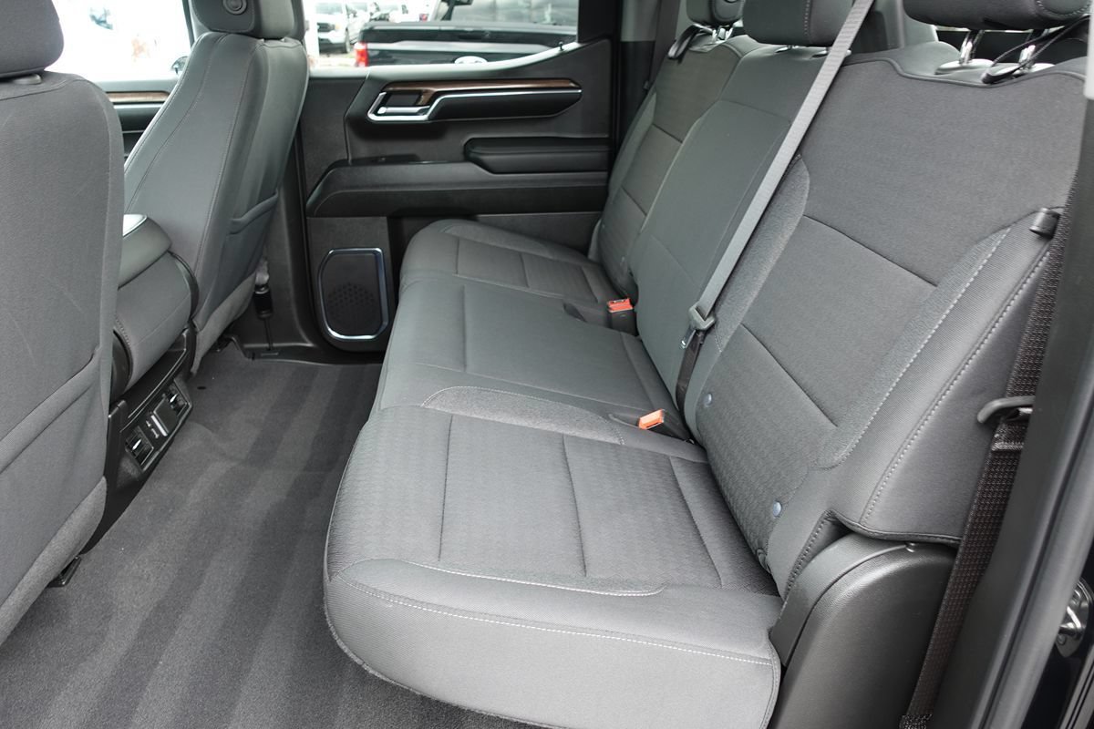 Used 2024 Chevrolet Silverado 1500 LT AWD/4WD image 23