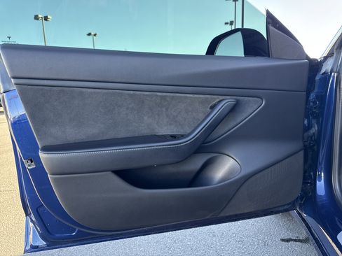 Used 2018 Tesla Model 3 Long Range image 12