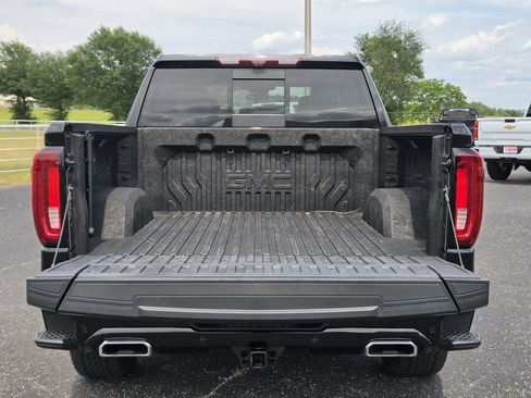 Used 2023 GMC Sierra 1500 Denali Ultimate AWD/4WD image 11