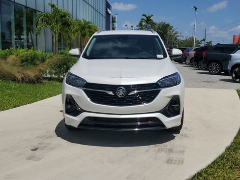 Used 2022 Buick Encore GX Select w/ Sport Touring Package image 2