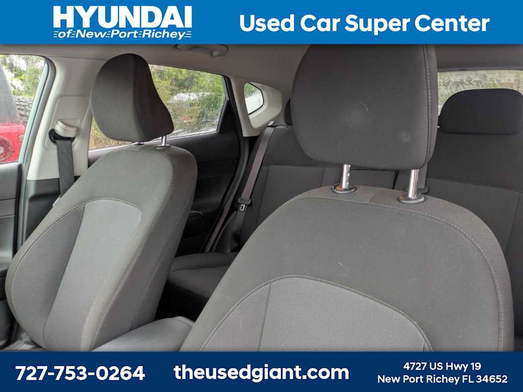 Used 2024 Hyundai Kona SEL FWD image 3
