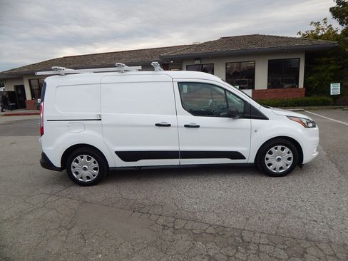 Used 2023 Ford Transit Connect XLT image 9