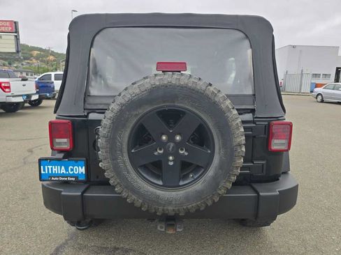 Used 2010 Jeep Wrangler Unlimited Sport w/ Trailer Tow Group AWD/4WD image 4