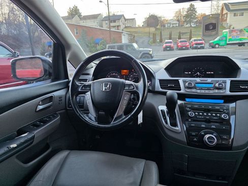 Used 2013 Honda Odyssey Touring image 19