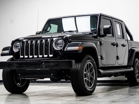 Used 2022 Jeep Gladiator Overland w/ Popular Equipment Package AWD/4WD image 8
