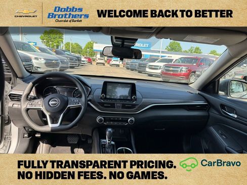 Used 2024 Nissan Altima 2.5 SV FWD image 12