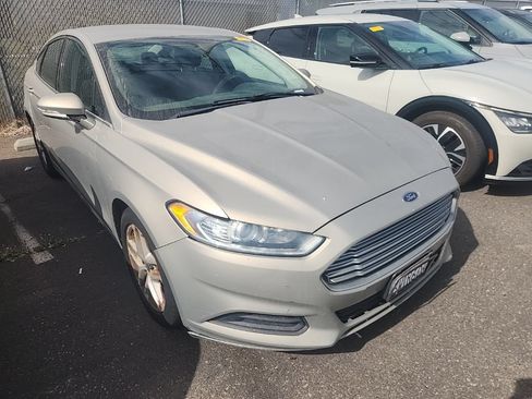 Used 2015 Ford Fusion SE FWD image 1