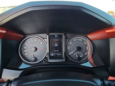 Used 2016 Toyota Tacoma TRD Off-Road w/ Towing Package image 27