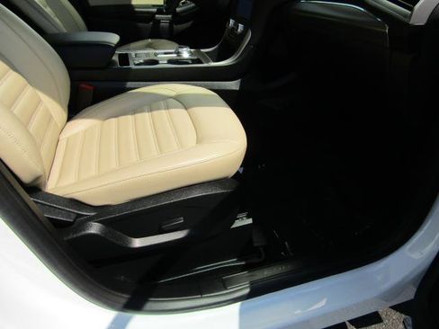 Used 2022 Ford Edge SEL w/ Convenience Package AWD/4WD image 9
