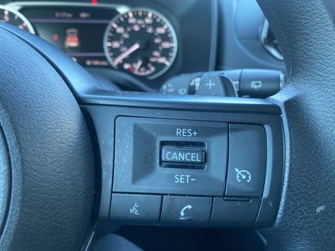 Used 2024 Nissan Rogue S image 17