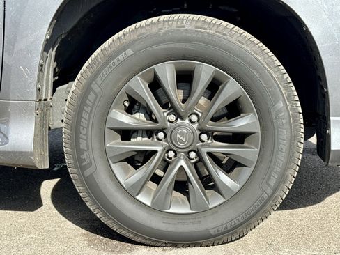 Used 2021 Lexus GX 460 Premium w/ Premium Package image 8