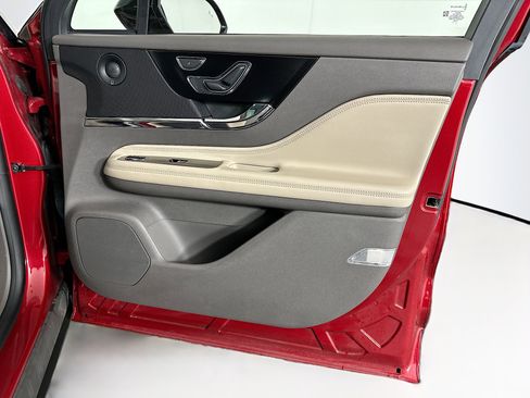 Used 2022 Lincoln Corsair Reserve w/ Equipment Group 201A image 33