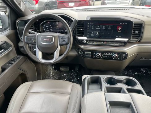 Used 2025 GMC Sierra 1500 SLT image 7