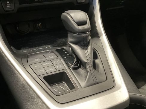 Used 2025 Toyota RAV4 XLE image 21