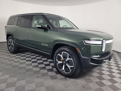 Used 2024 Rivian R1S Adventure image 7