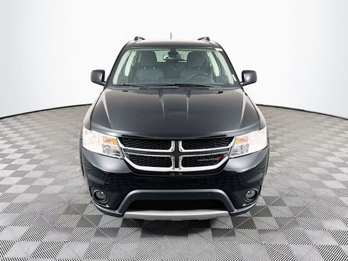Used 2019 Dodge Journey SE w/ Connectivity Group image 2