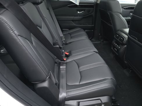 New 2025 Honda Pilot Touring image 23