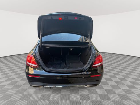 Used 2020 Mercedes-Benz E 350 Sedan w/ Premium Package image 21