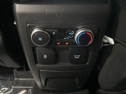 Used 2022 Ford Explorer Platinum w/ Equipment Group 601A image 33