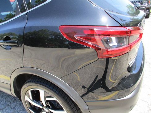 Used 2020 Nissan Rogue Sport SL image 16