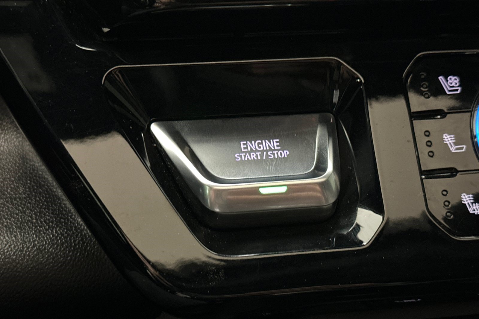 Used 2023 GMC Sierra 1500 AT4 w/ Technology Package AWD/4WD image 16