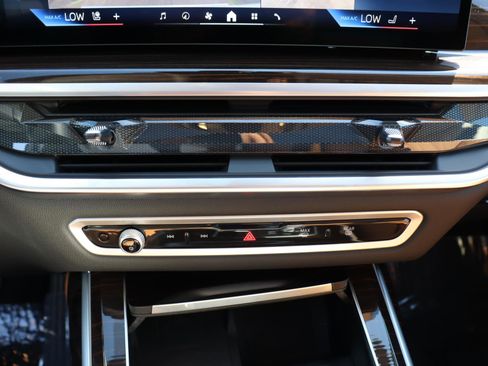 Used 2026 BMW X7 xDrive40i image 22